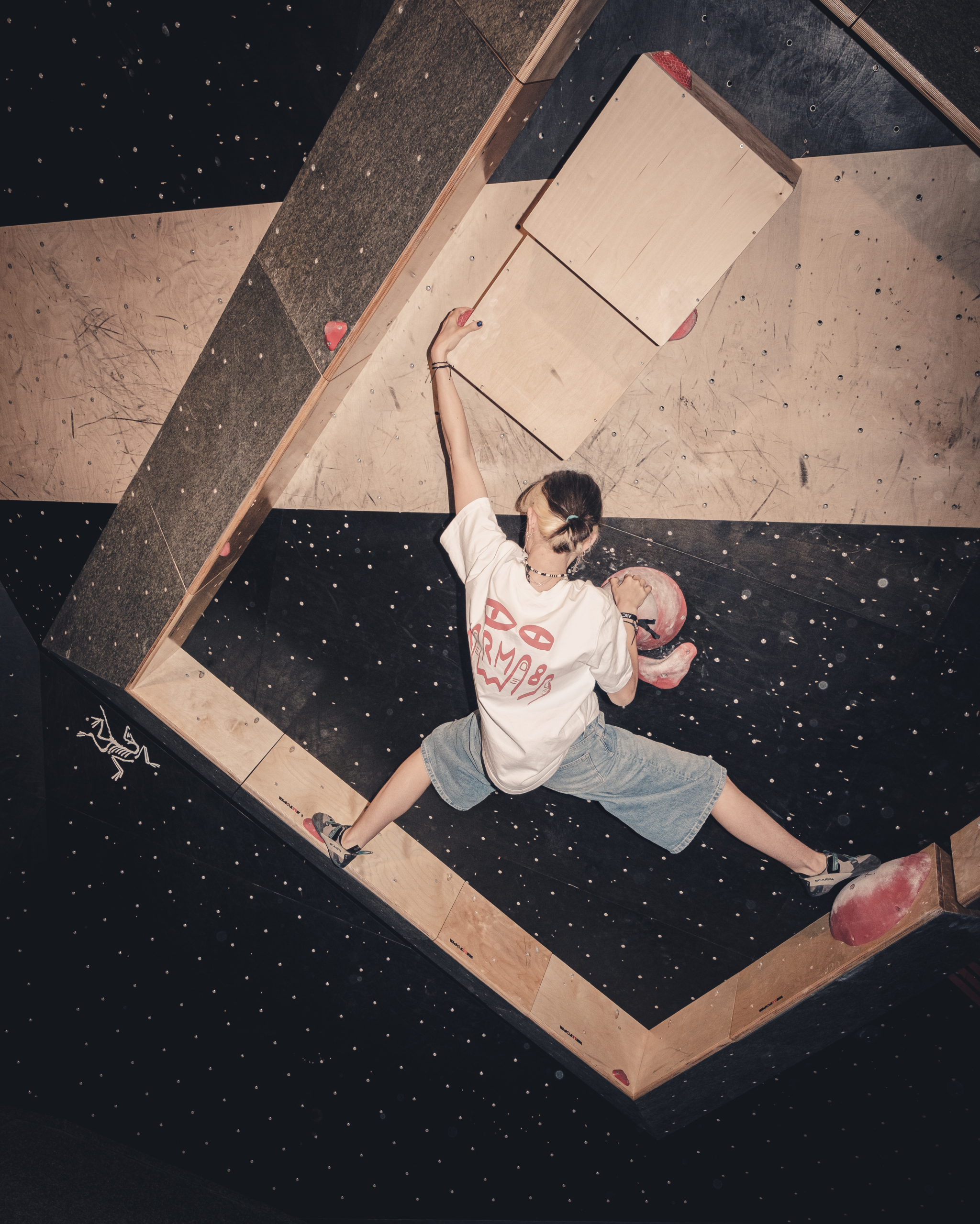 Climbing District - Arcteryx residency - Bastille - boulder - gril climbing