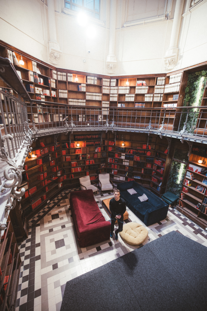 Climbing District - Salle d'escalade à Paris - Saint-Lazare©Arthur Delicque