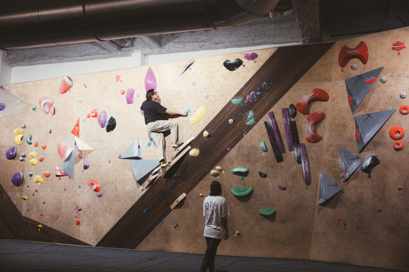 Climbing District - Salle d'escalade à Paris - Buttes Chaumont ©Arthur Delicque