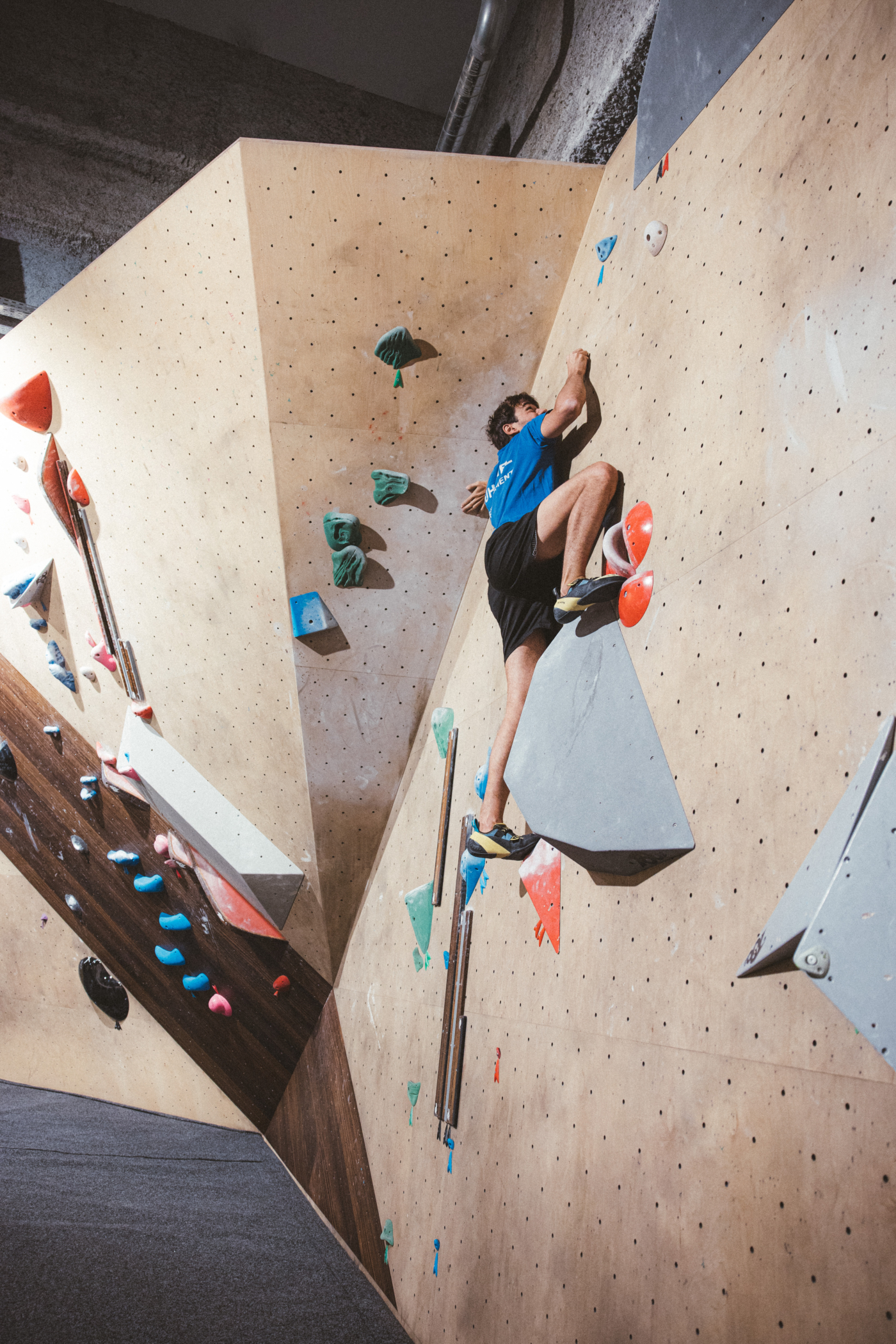Climbing District - Salle d'escalade à Paris - Buttes Chaumont ©Arthur Delicque