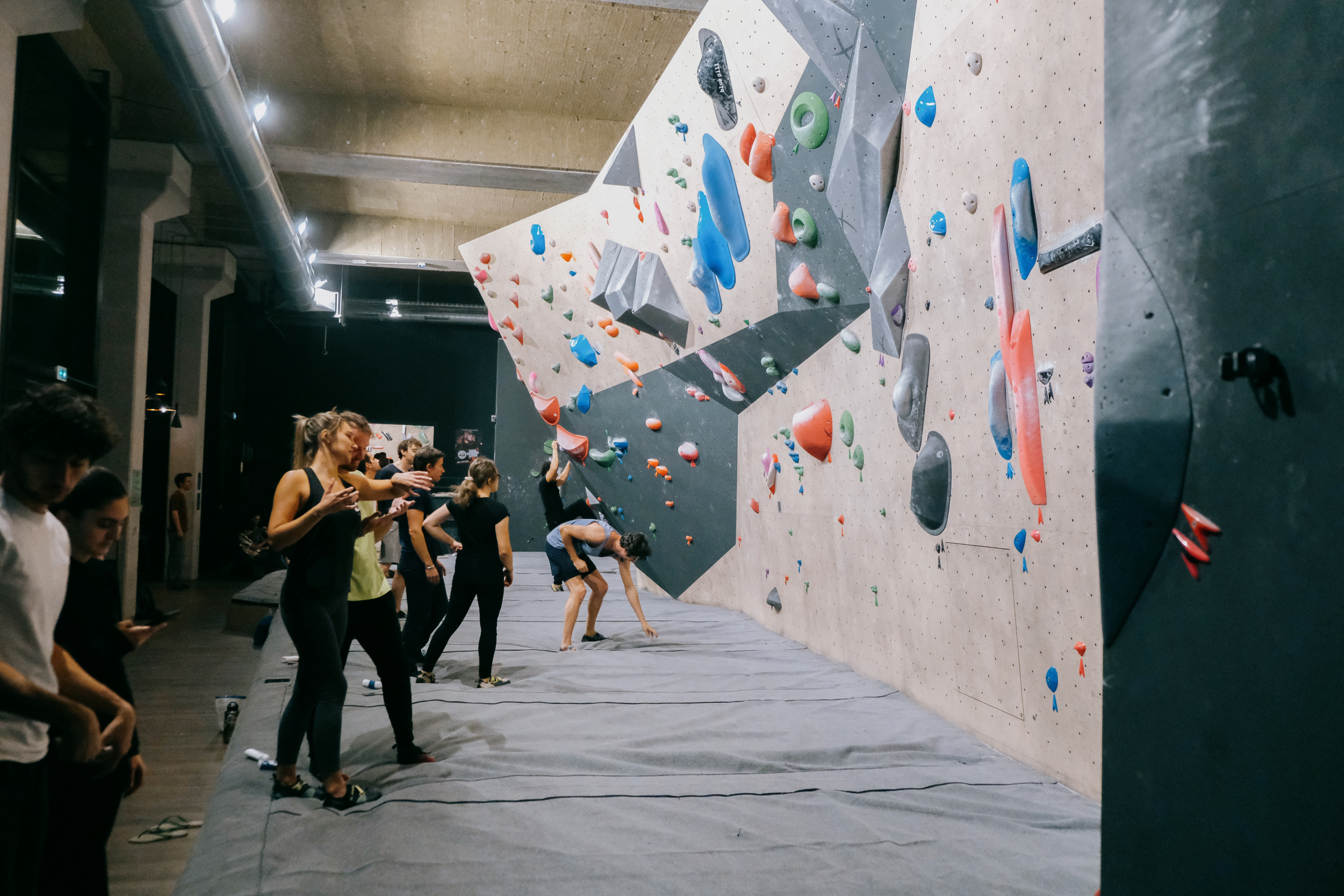 Climbing District Batignolles - Le fronton de compétition