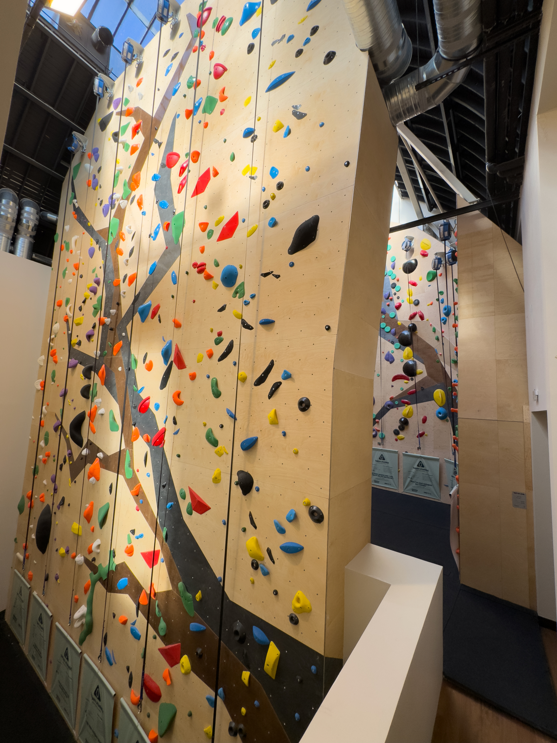 Annette K Montparnasse - Climbing District