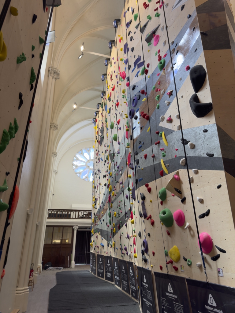 Climbing District - Salle d'escalade à Paris - Sevres-Lecourbe