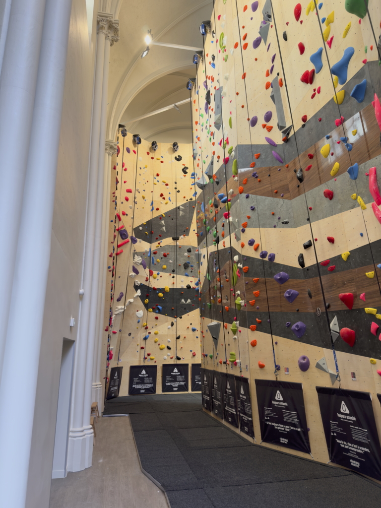 Climbing District - Salle d'escalade à Paris - Sevres-Lecourbe