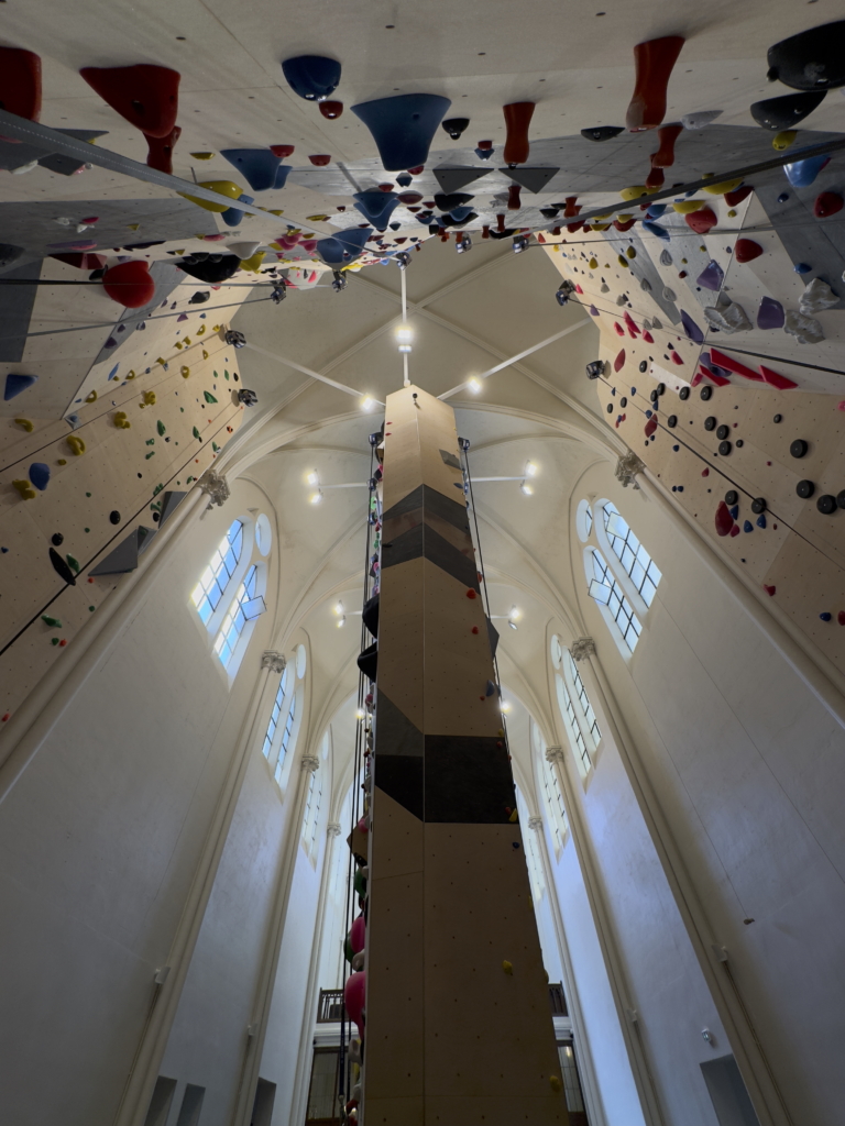 Climbing District - Salle d'escalade à Paris - Sevres-Lecourbe