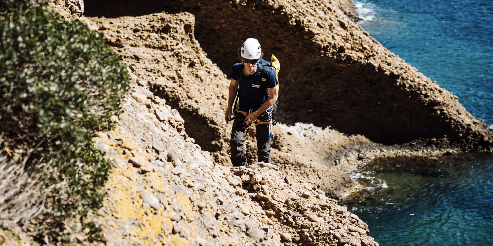 Découvrez "Routes", l'offre d'escalade outdoor de Climbing District : vivez des aventures uniques en bloc et en falaise.