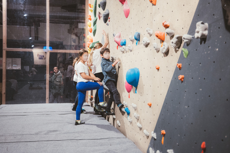 Climbing District - Salle d'escalade à Paris - Batignolles ©Arthur Delicque