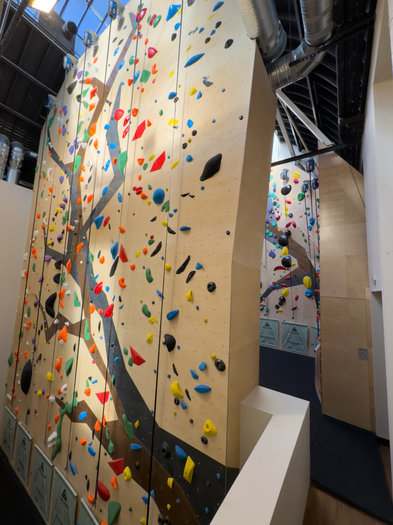 Annette K. Climbing District 149, rue de rennes Paris 6e