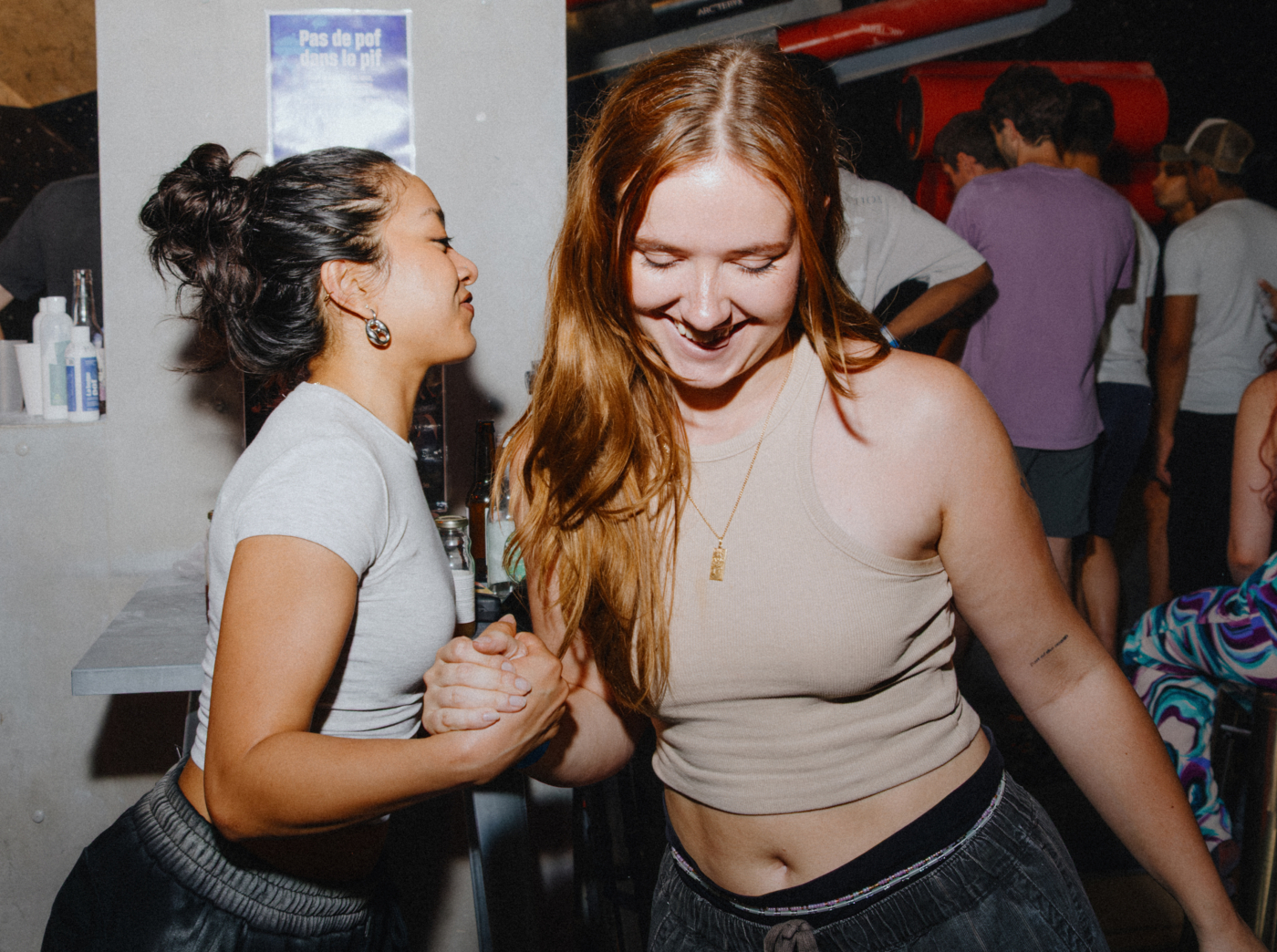 Sisters Sessions Cliumbing District Jeunes femmes escalade