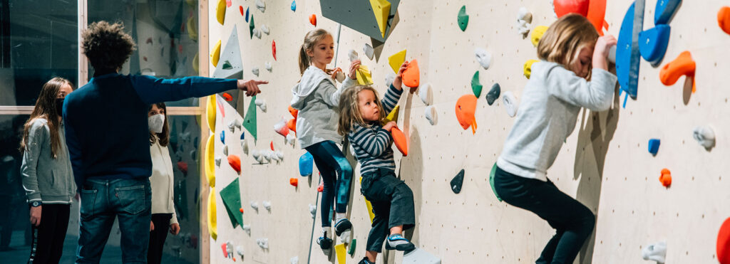 Nos formules de cours d'escalade pour enfants - Climbing District